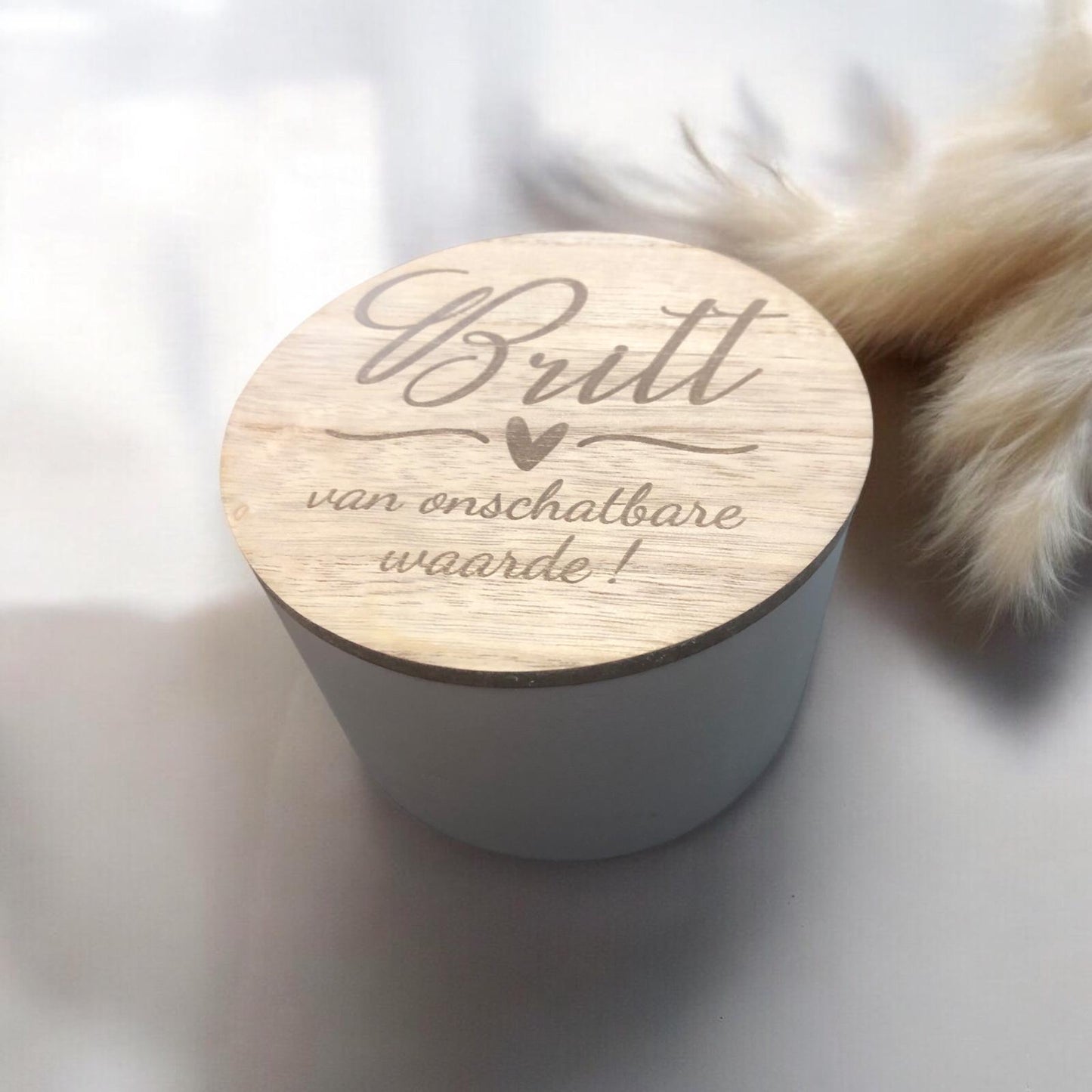 Jewelry box with personalized lid