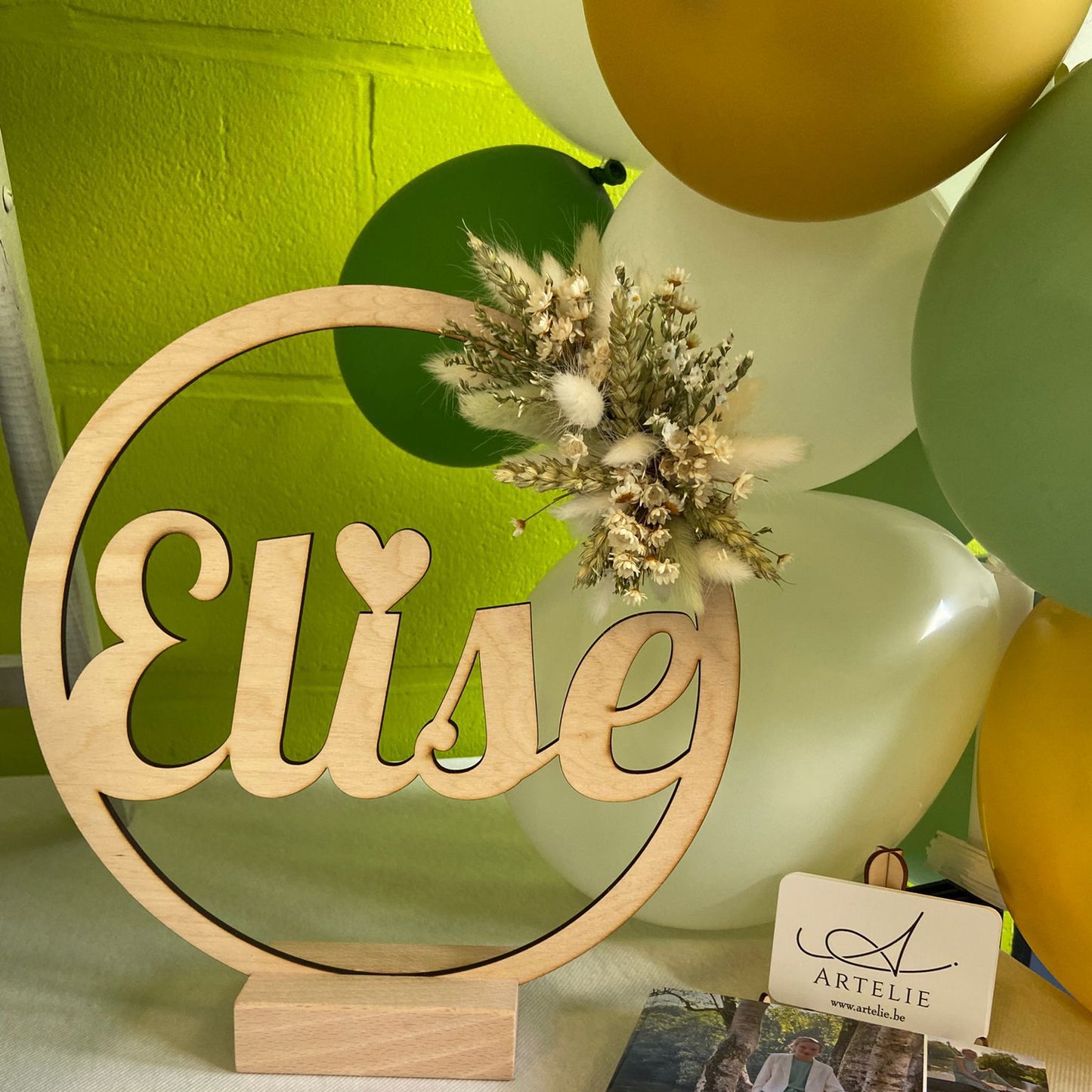 Personalized name circle without engraving