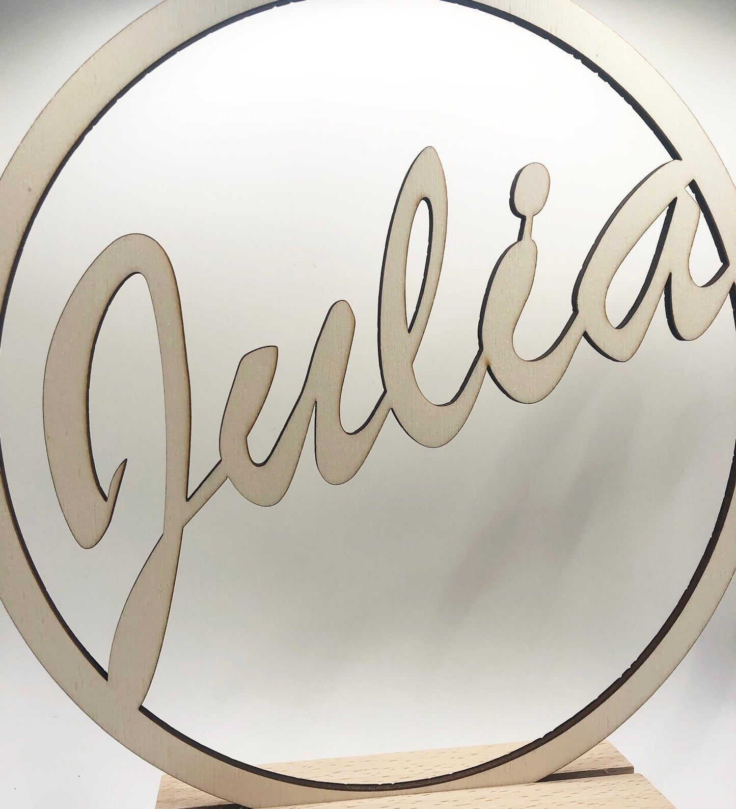 Personalized name circle without engraving